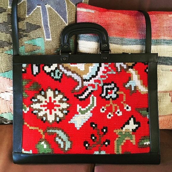 Kilim Leather Bag by Yun Art - Picture 2 of 9